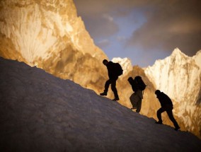 俄罗斯登山者失踪，两人在Gasherbrum IV上严重受伤